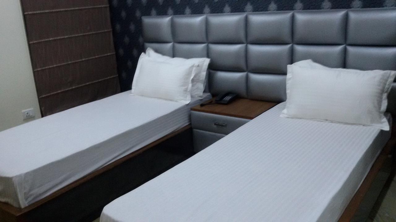 نيودلهي Hotel Royal International المظهر الخارجي الصورة