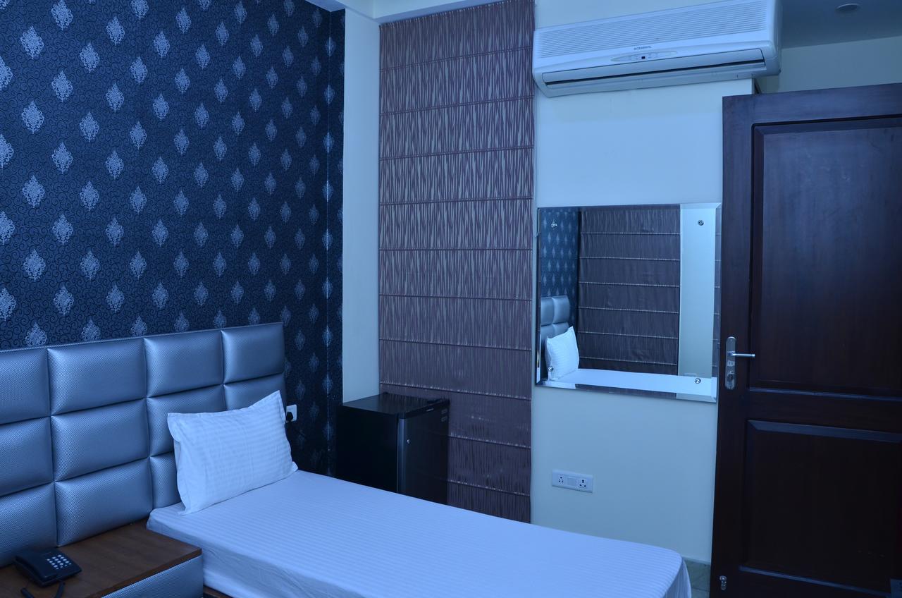 نيودلهي Hotel Royal International المظهر الخارجي الصورة